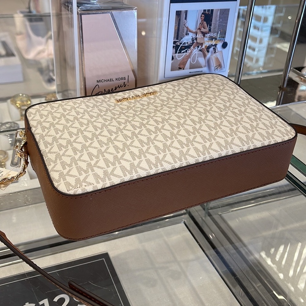 Michael Kors Jet Set Item Large East West Zip Crossbody Vanilla - Picture 14 of 16
